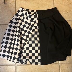 SHEIN Black and White Half Checkered Skirt Large